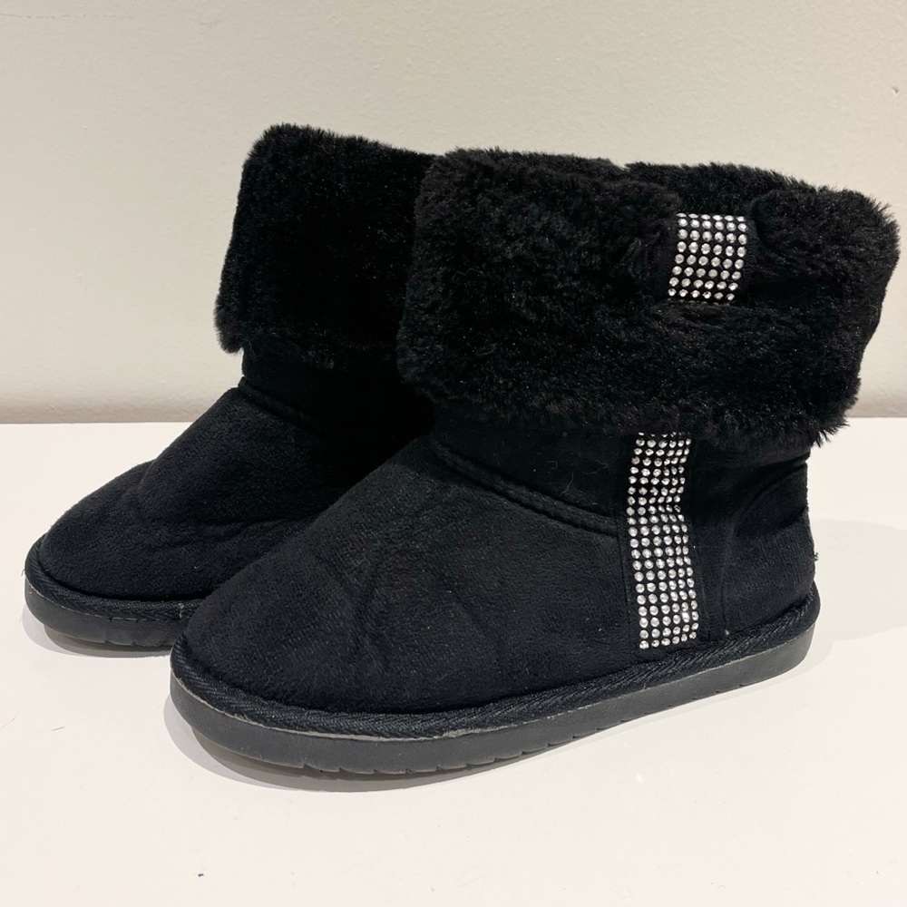 Bebe Kids Black Furry Winter Play Boots Girls size 1